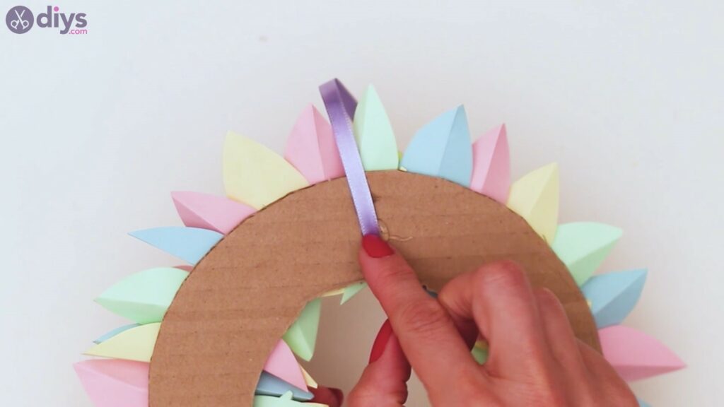 Paper flower wreath steps (33)