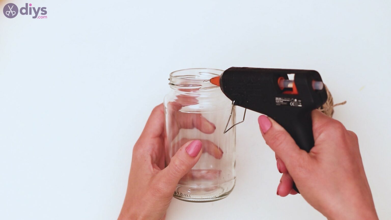 DIY Rope Wrapped Vase - Make the Perfect Gift