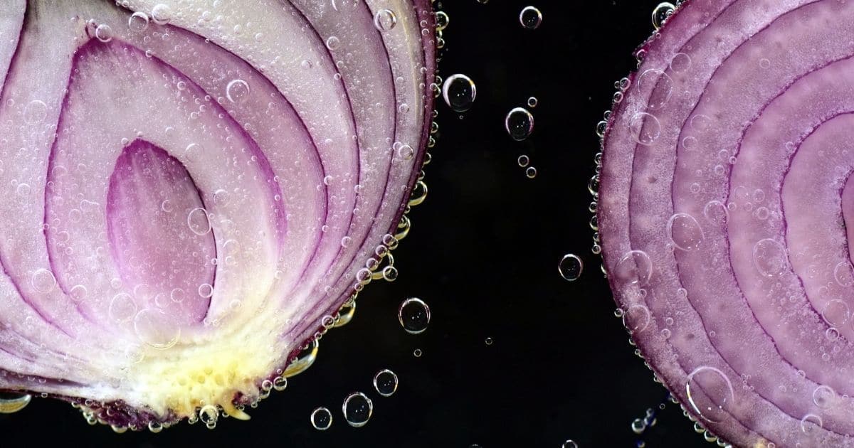Cut onions in water.