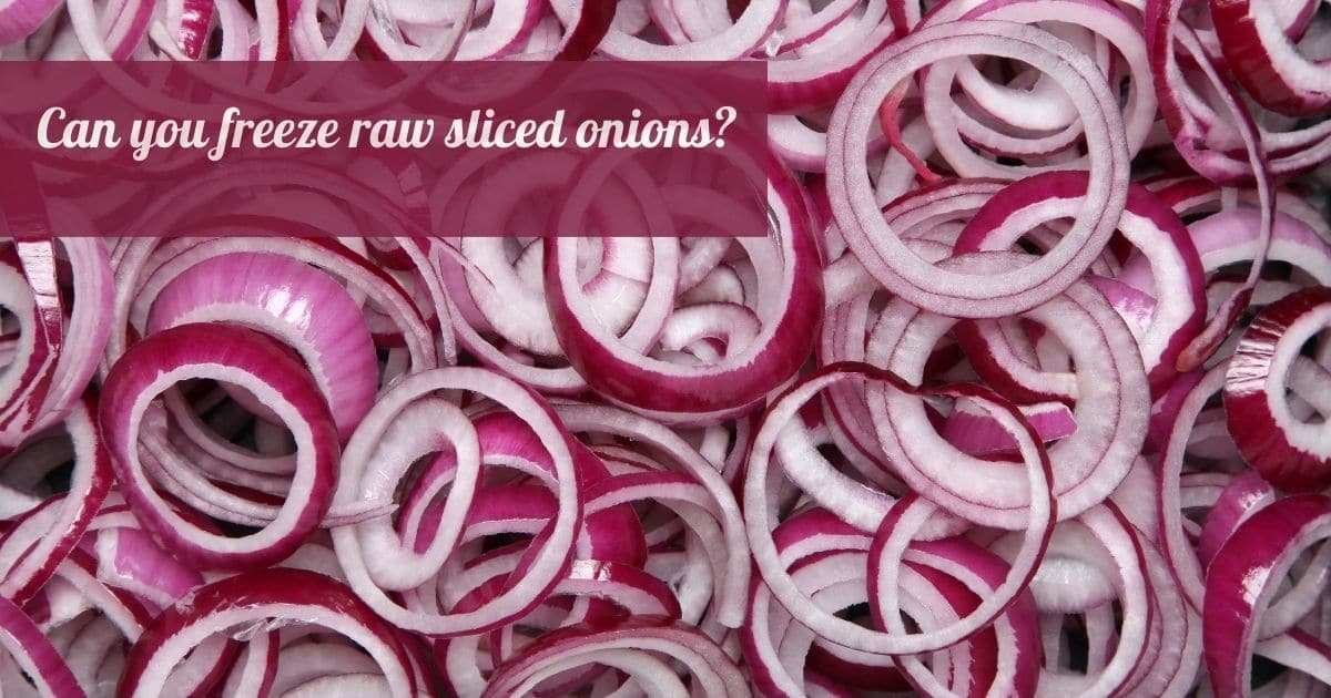 Red sliced onions
