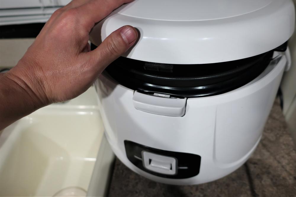 Rice cooker lid