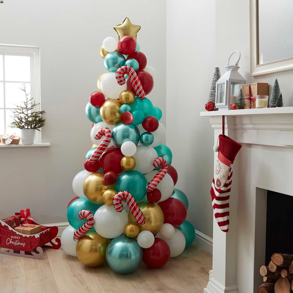 Diy christmas tree using balloons