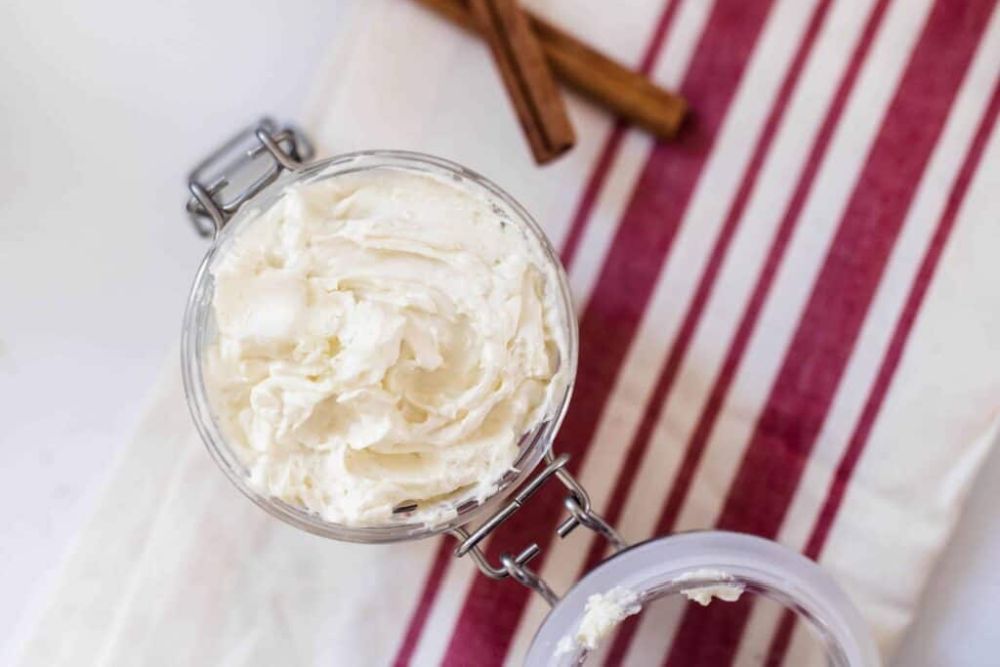 Diy gingerbread whipped body butter