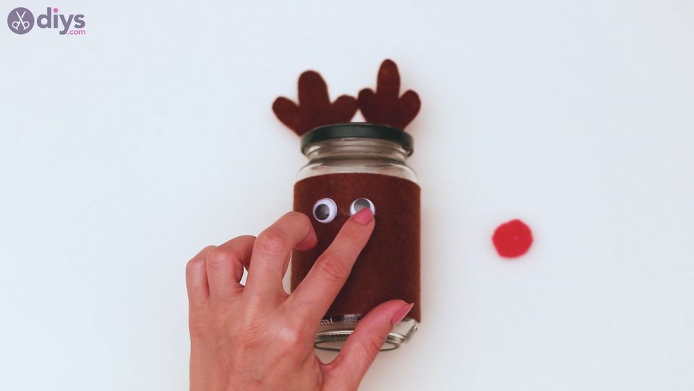 Reindeer mason jar steps (21)
