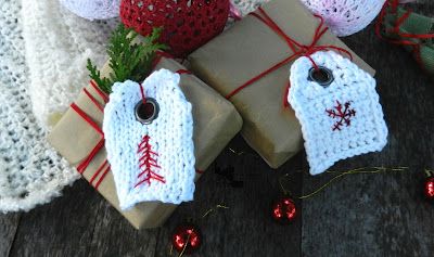 Diy knitted christmas gift tags
