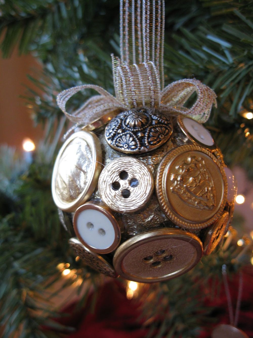 Diy button ornaments