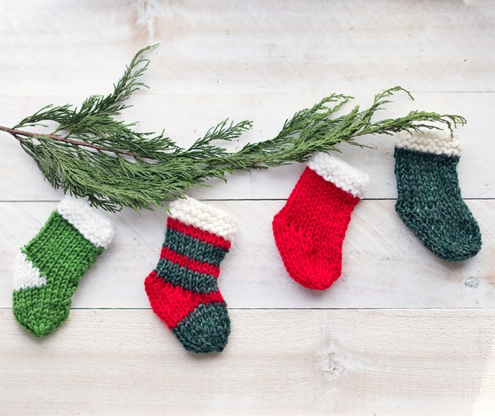 Easy knit christmas stockings 