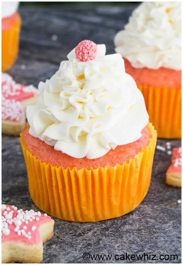 Champagne cupcakes with champagne buttercream