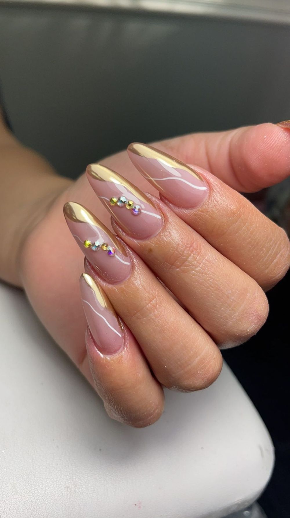 Golden year nails