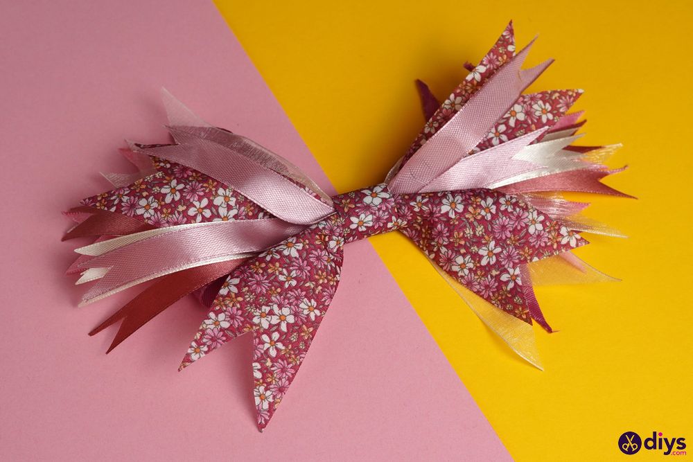 How to Make a Ribbon Bow in 8 Easy Steps