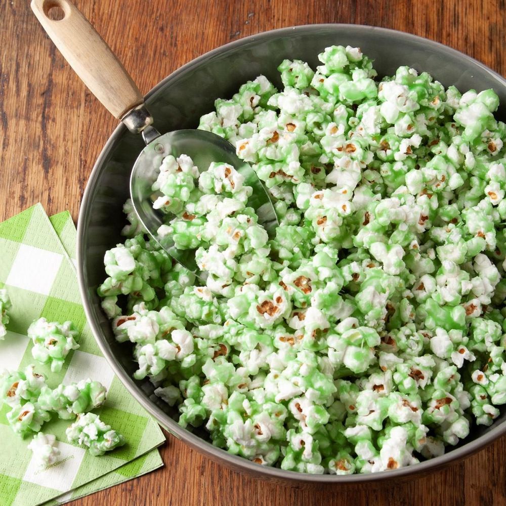 Green candied popcorn