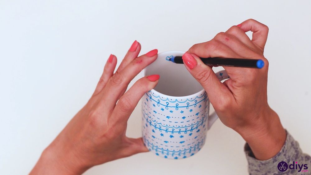 Painted ceramic mug (29)