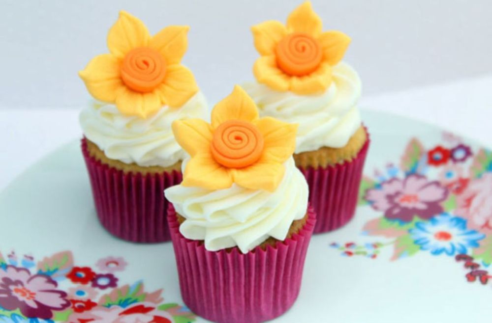 Daffodil cupcakes