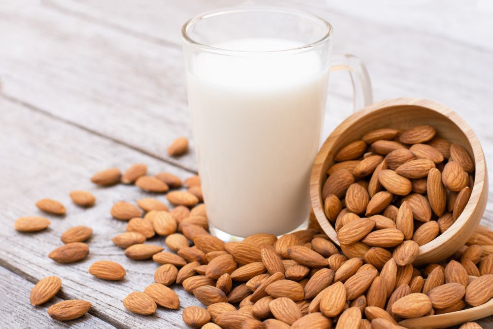 Substitutes for sweetened condensed milk almond milk