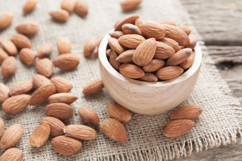 Substitutes for pine nuts almonds