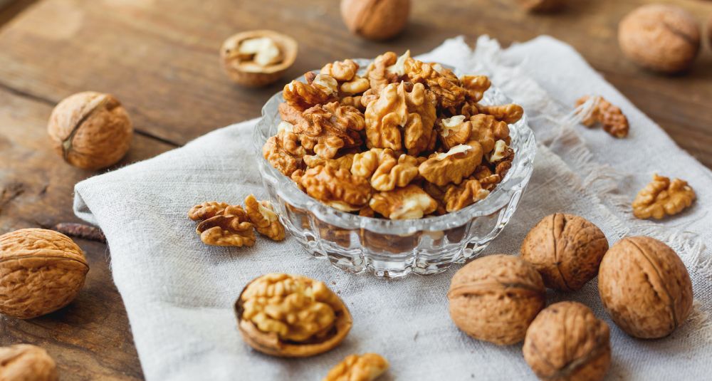 Substitutes for pine nuts walnuts