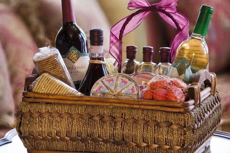 Diy cocktail gift basket
