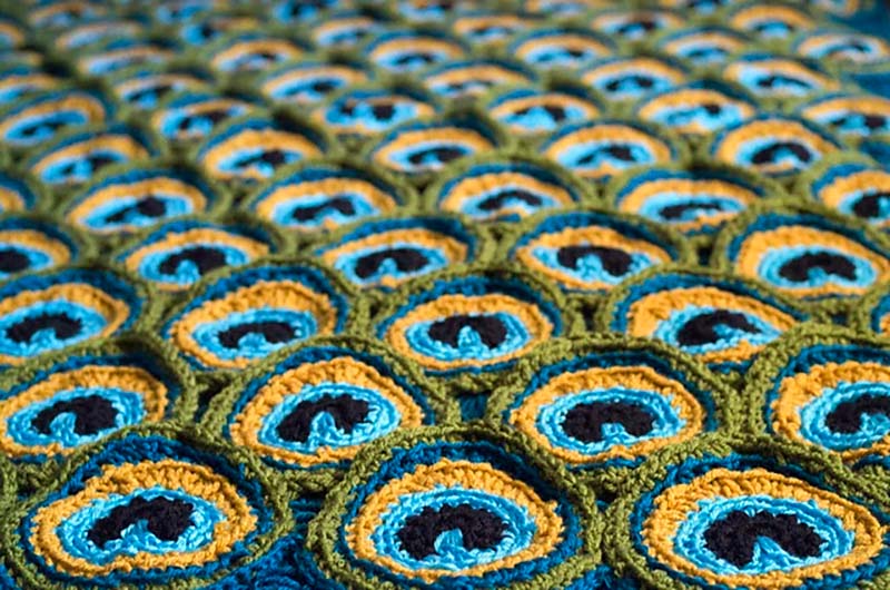 Peacock pretty blanket crochet pattern