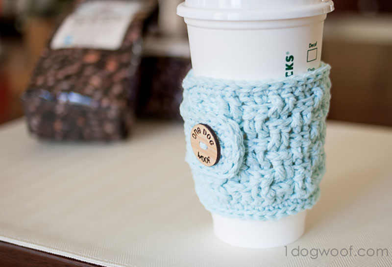 Basket weave crochet cup cozy pattern with button