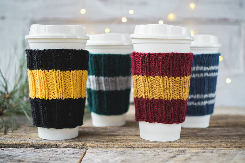 Coffee cozy beginner knitting pattern