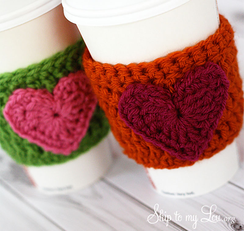 Heart embellished coffee cozy crochet pattern